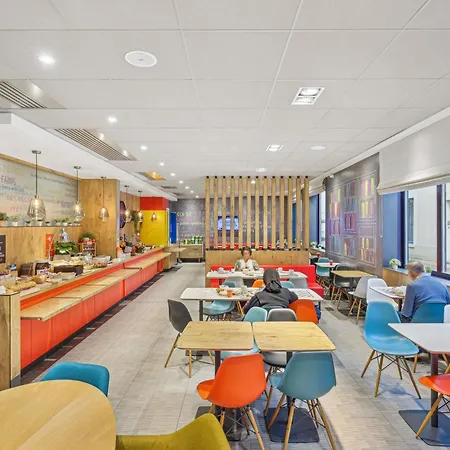 Ibis Germain En Laye Centre 3*