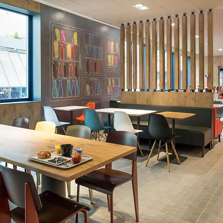 Ibis Germain En Laye Centre מלון