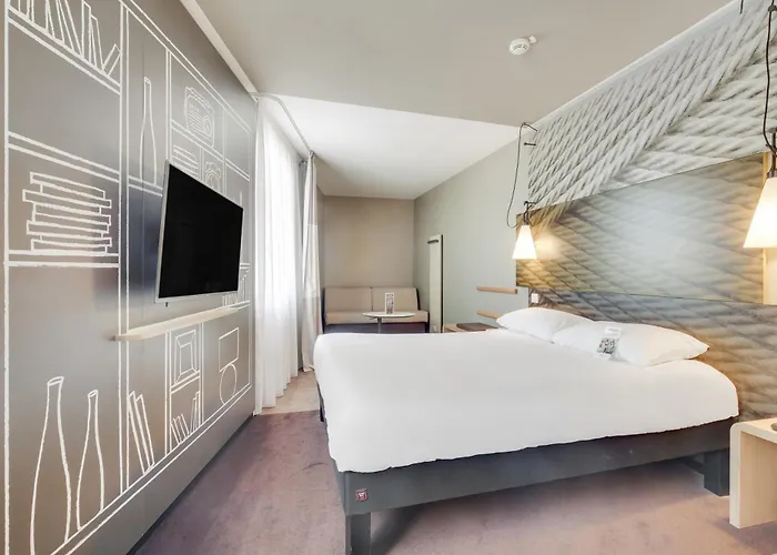 מלון Ibis Germain En Laye Centre 3*