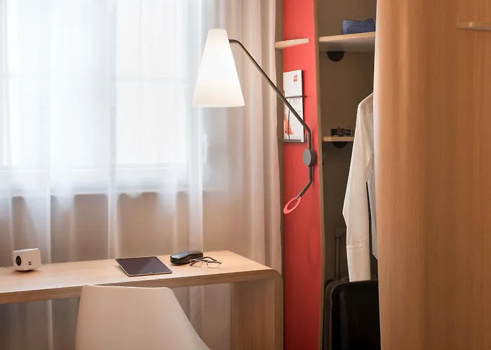 מלון Ibis Germain En Laye Centre 3*