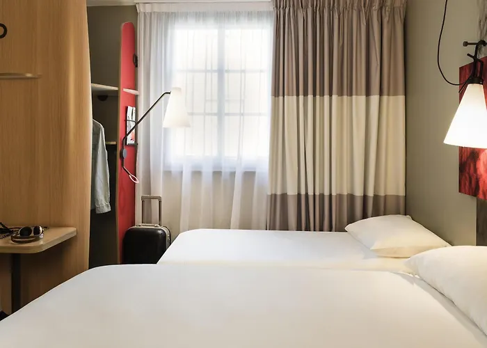 Ibis Germain En Laye Centre 3*