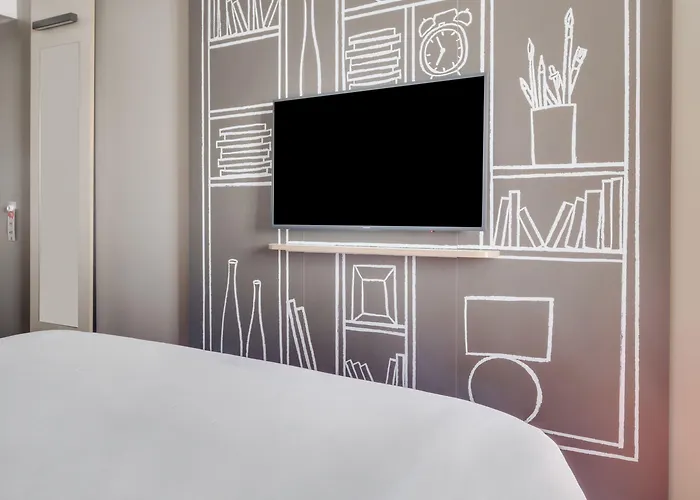 Ibis Germain En Laye Centre 3*