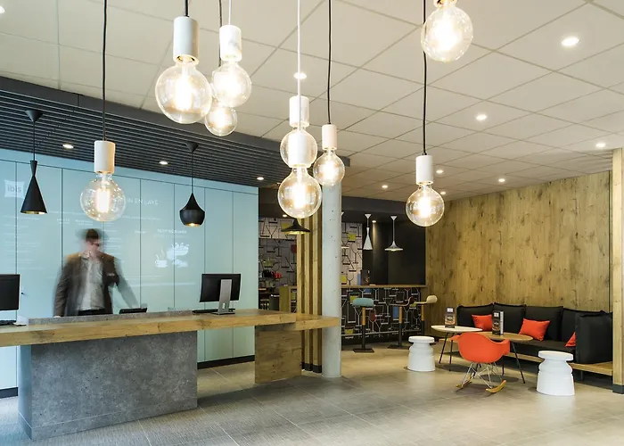 מלון Ibis Germain En Laye Centre 3*